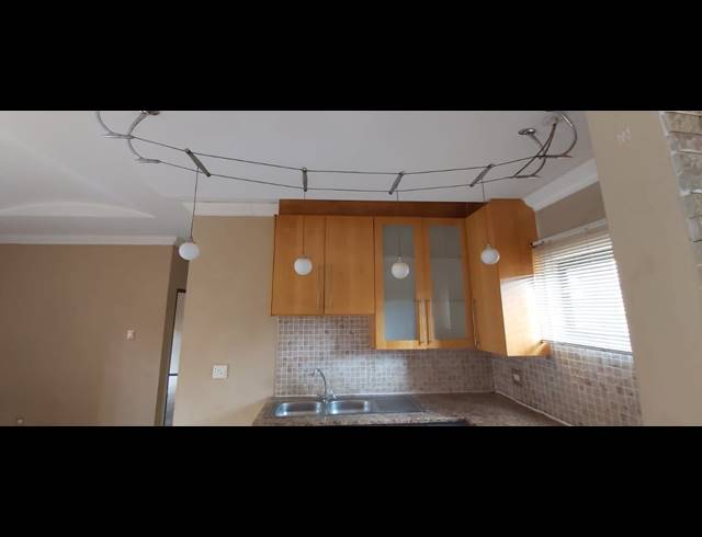 2 BEDROOM FLAT FOR SALE IN VANDERBIJLPARK SE 4